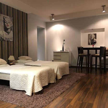 Apartament Tipton Appartement Jelenia Góra Buitenkant foto