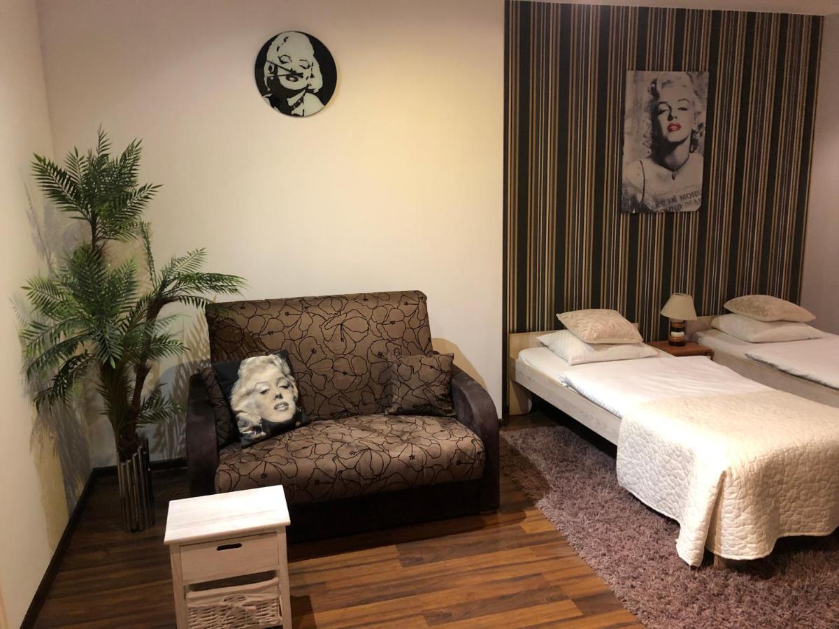 Apartament Tipton Appartement Jelenia Góra Buitenkant foto