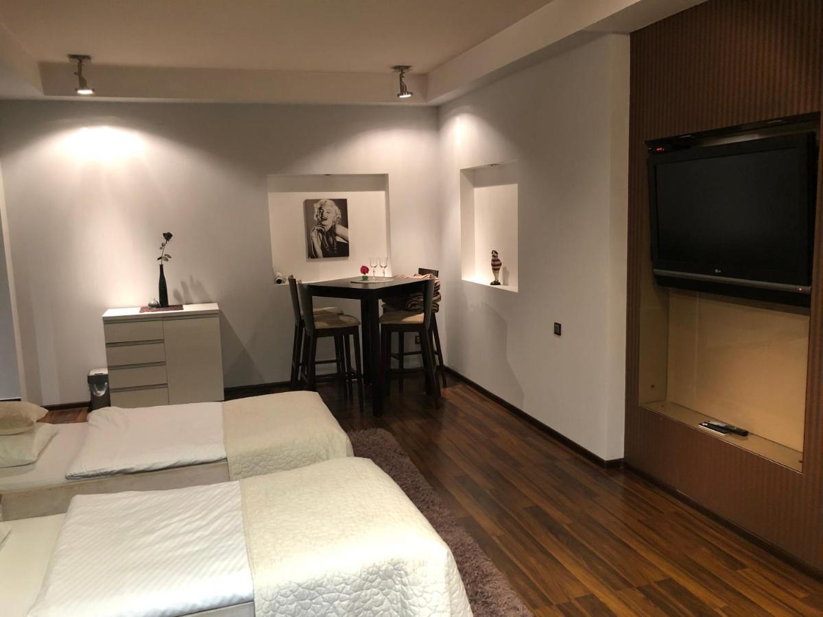 Apartament Tipton Appartement Jelenia Góra Buitenkant foto
