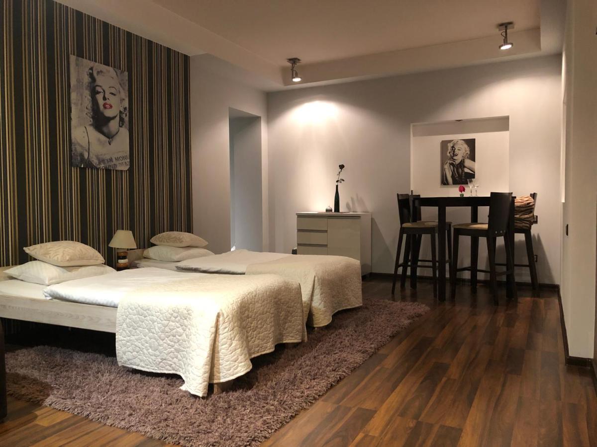 Apartament Tipton Appartement Jelenia Góra Buitenkant foto